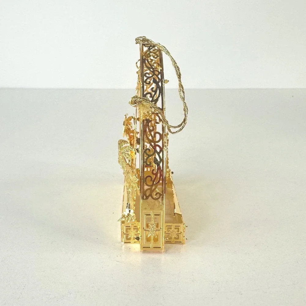 Danbury Mint 2000 Gold Tone Nativity Bethlehem Christmas‎ Ornament with Box
